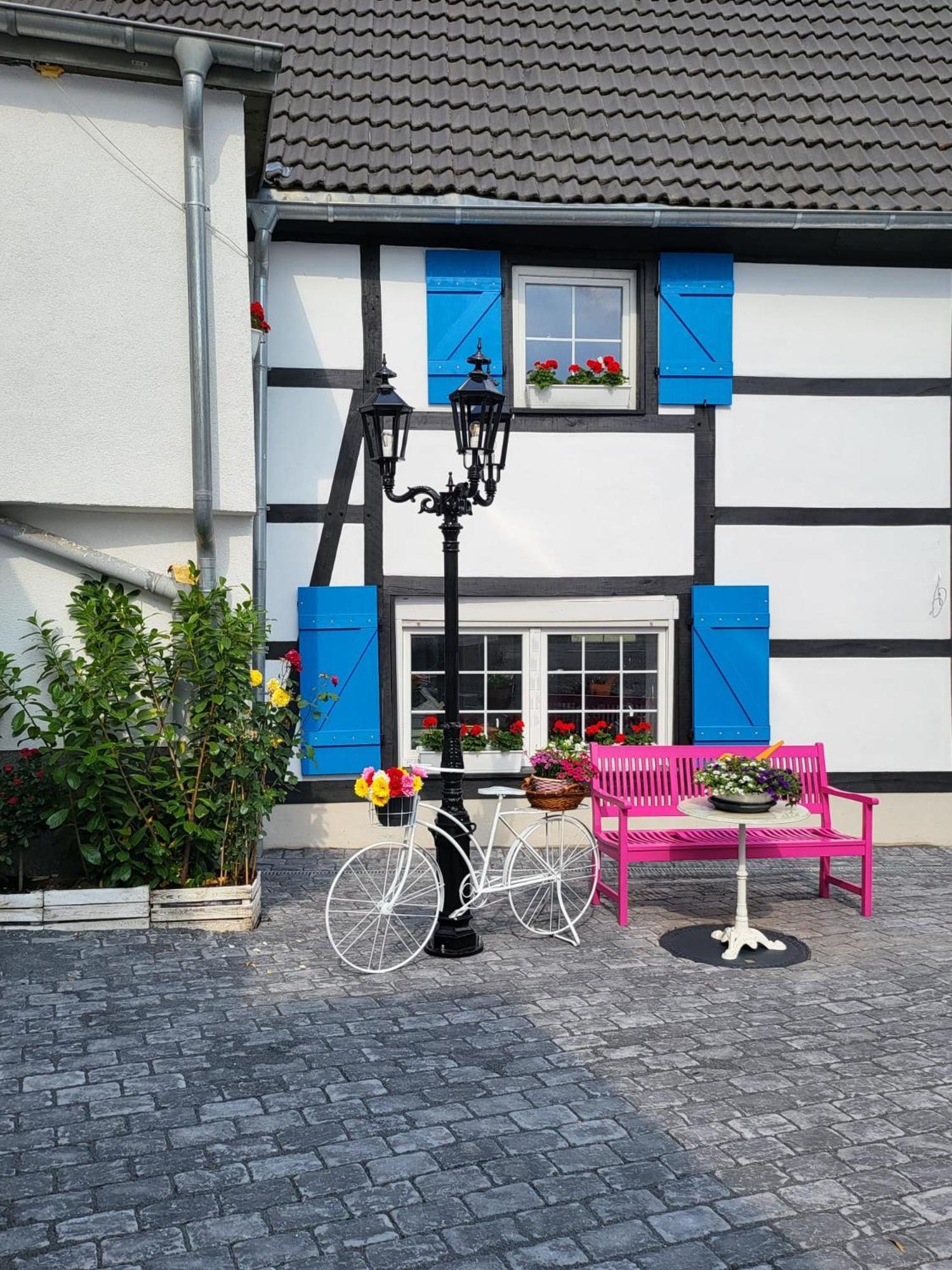 Ny-golden Apartments-dortmund Airport