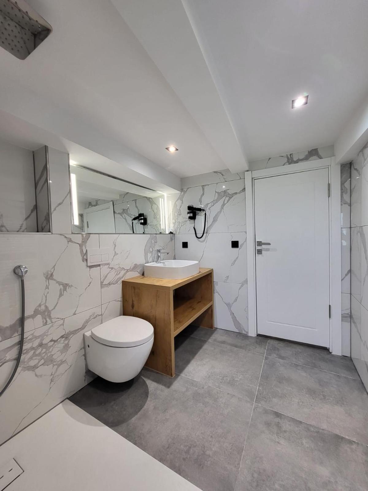 Ny-golden Apartments-dortmund Airport *